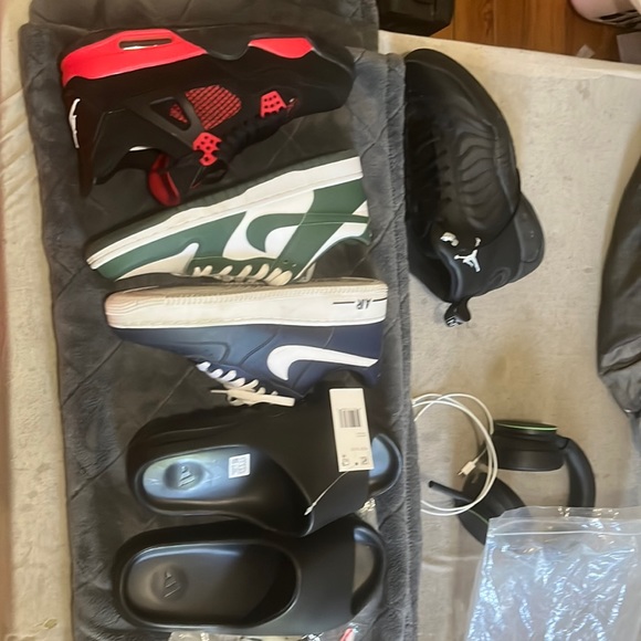 Jordan Other - Selling my shoe collection